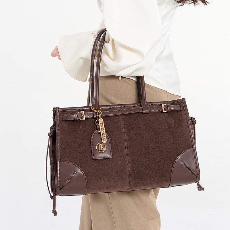 2025 Suede Motorkárska Taška: Všestranná Crossbody & Ramenná Kabelka na Jeseň/Zimu