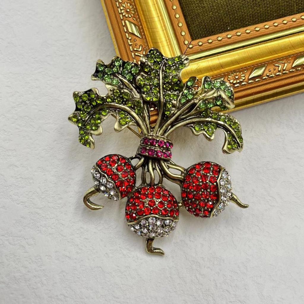 Women Men Vintage Palace Crystal Design Turnip Badges Brooches Classic Retro Unisex Baroque Suit Office Buckle Pins Accessories