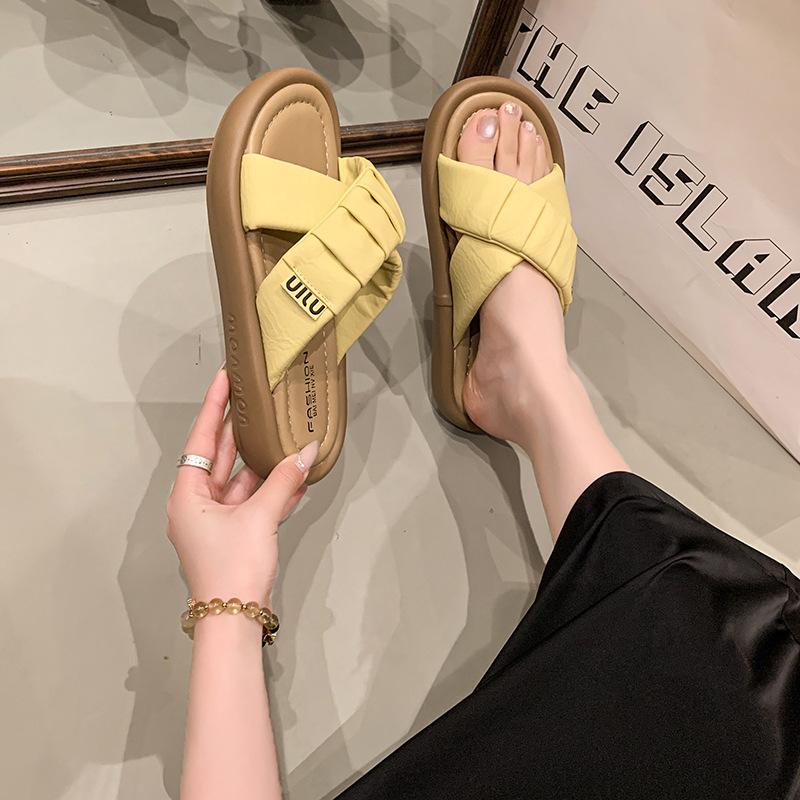 thick-soled cross-toed shoes for women's summer wear 2025 new fashion casual versatile comfortable soft-soled sandals