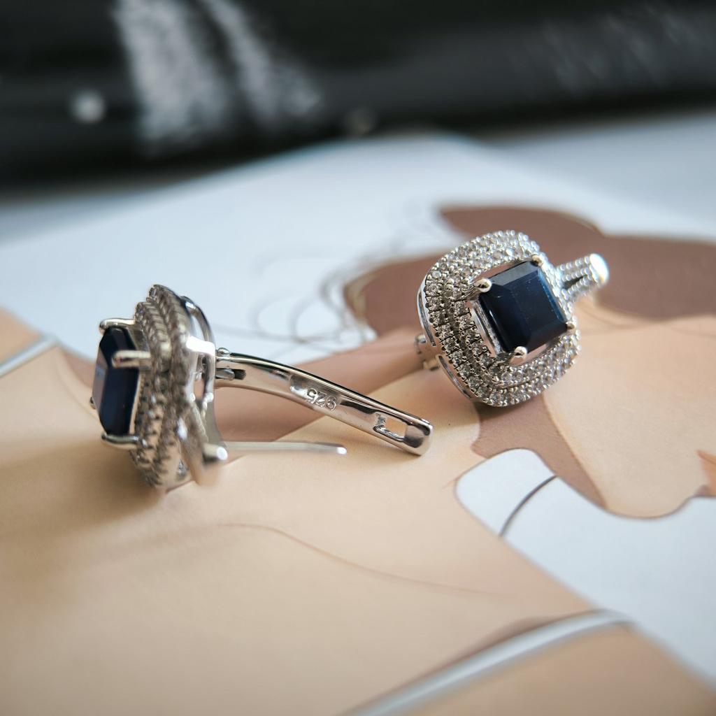 Серебряные серьги с натуральным сапфиром 5.717ct, фианитами (2202585)