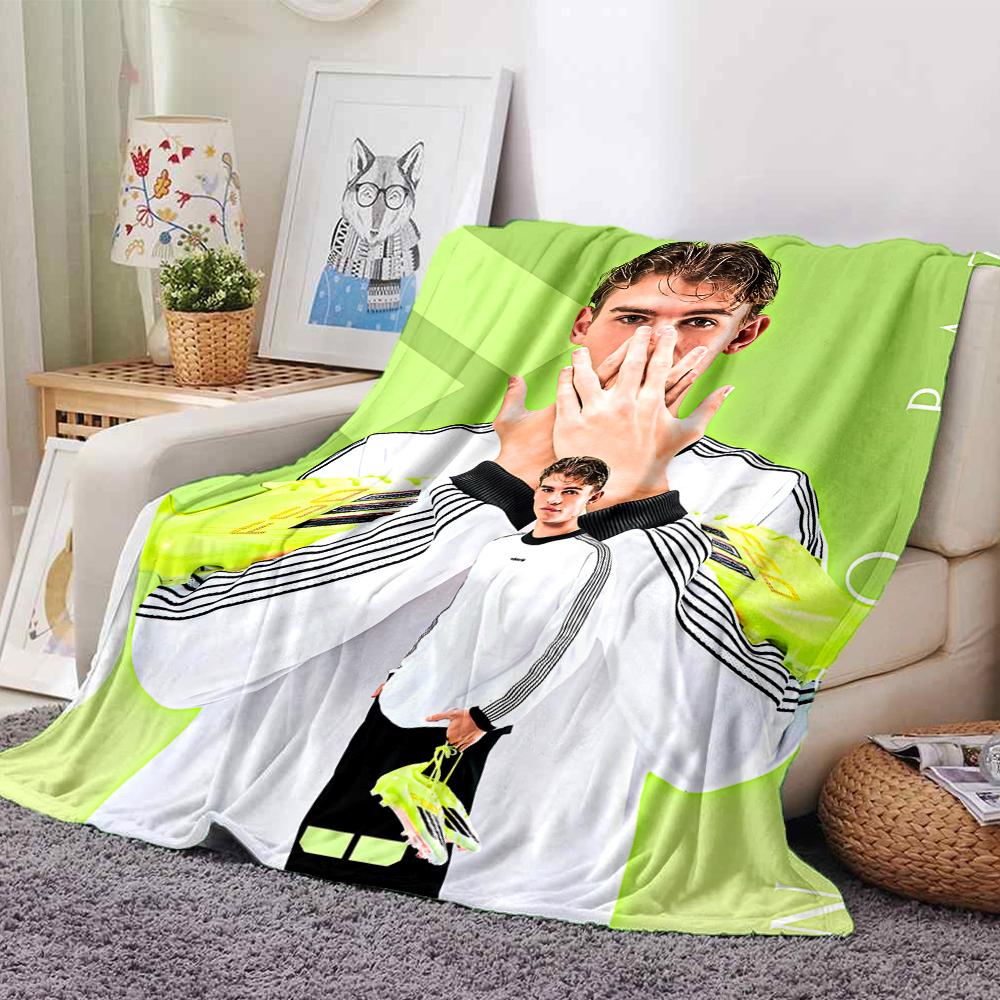 Dynamic Football Team Poster Blankets Flannel Printed Breathable Warm Throw Blanket for Home Office Bedspreads 0708a57
