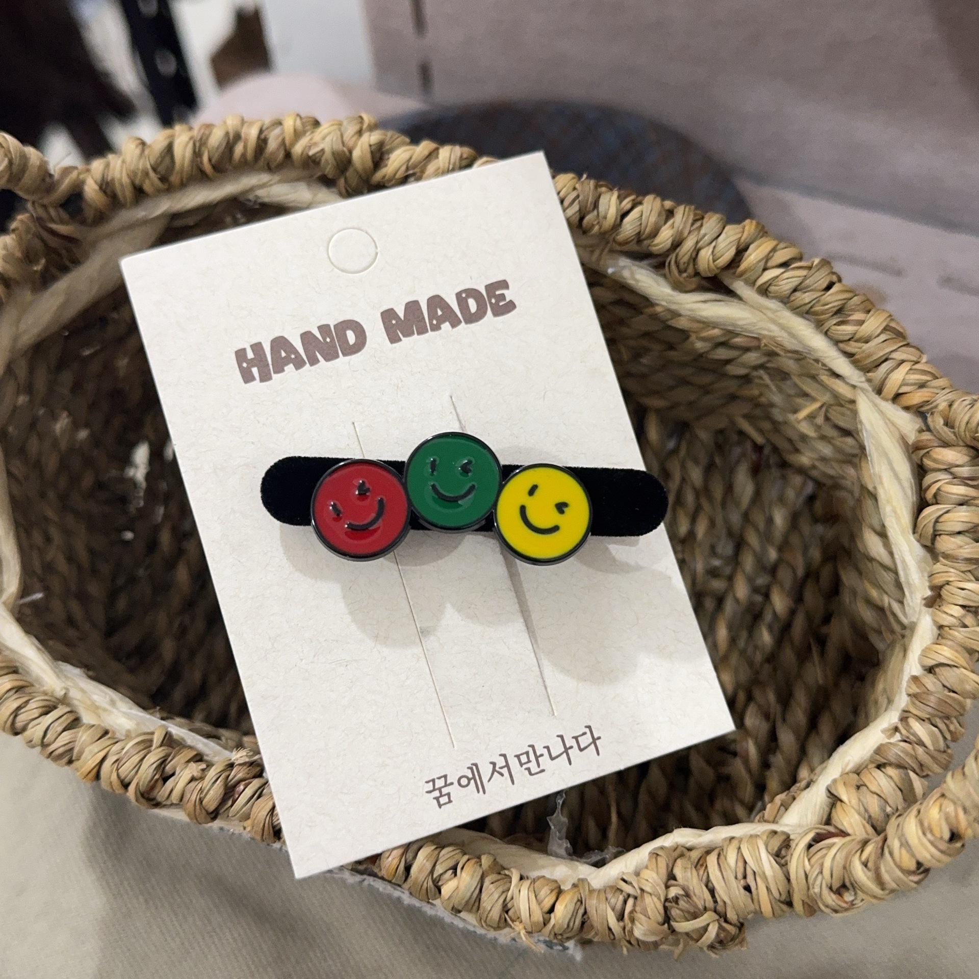 Korean Dopamine Smiling Face Hair Clips for Girls - Cute Star Duckbill Clips, Bangs & Flyaway Hair Side Accessories