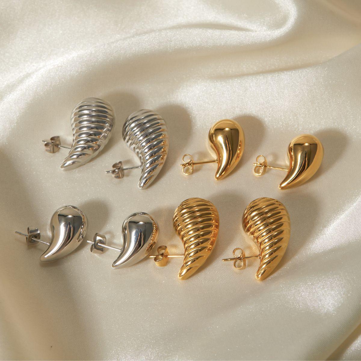 

Women s 18k Gold Striped Teardrop Stainless Steel Earrings