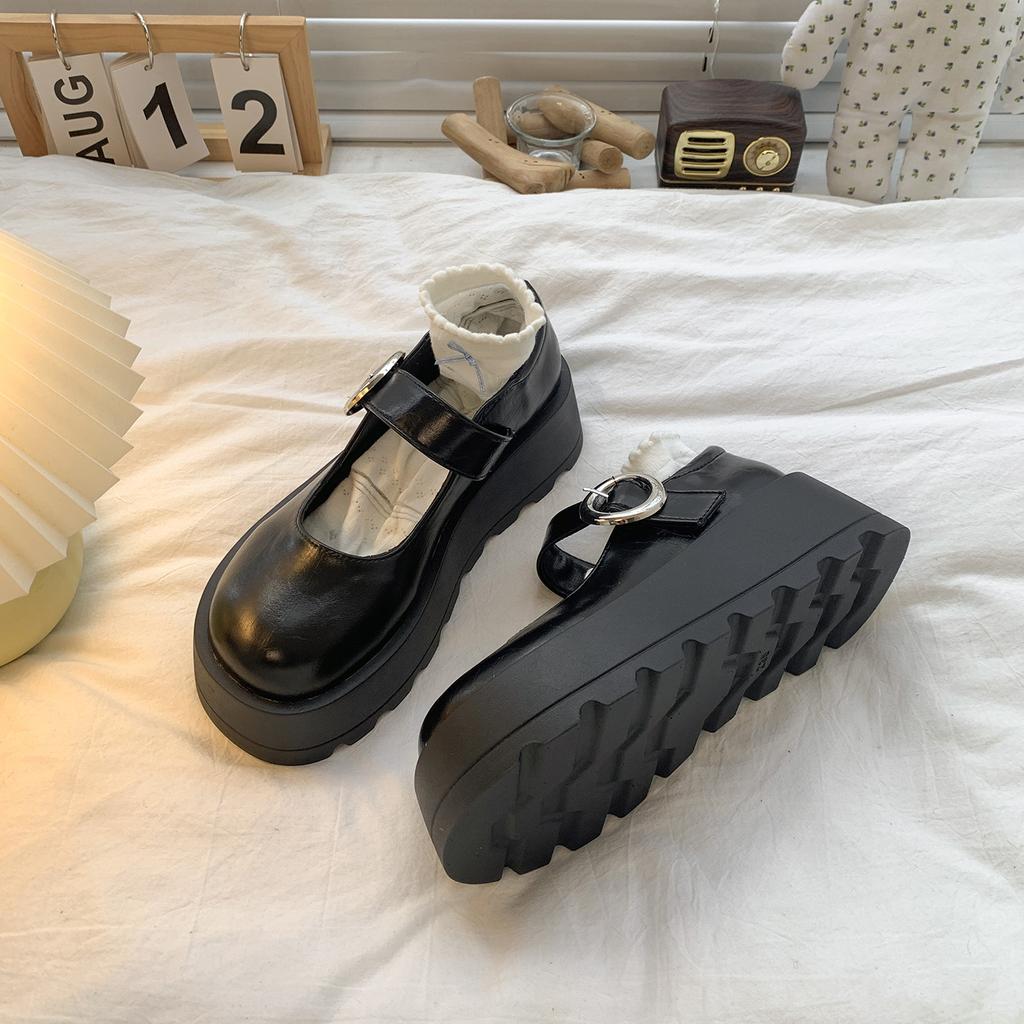 Scarpe basse in pelle nere versatili stile britannico con plateau da donna 2025 nuove autunnali per rialzo gonna suola morbida scarpe Mary Jane