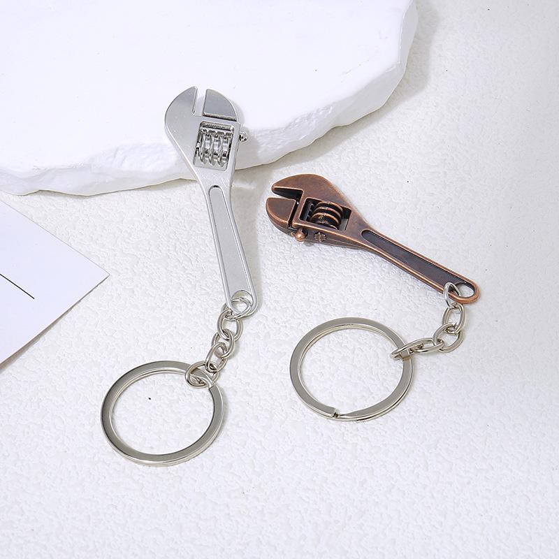 Portable Mini Wrench Tool Keychain - Zinc Alloy Metal, Creative Gift for Men