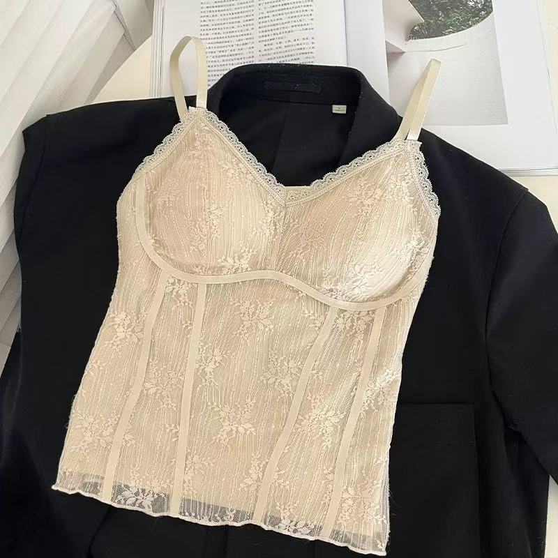 French pure lace with its own chest pad, sling, thin vest type, V-neck fixed cup can be worn outside