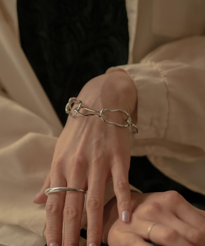 Novice Tokyo Wave Oval Chain Bracelet / Silver