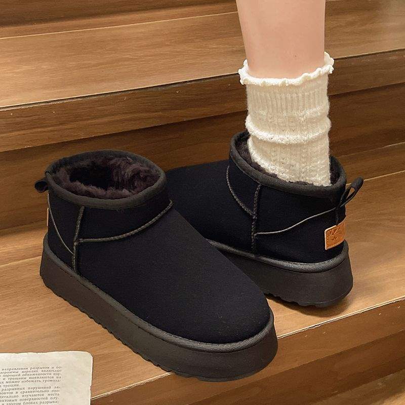 Fleece snow boots women wear thick soles winter 2025 new fur integrated short boots thickened non-slip cotton shoes