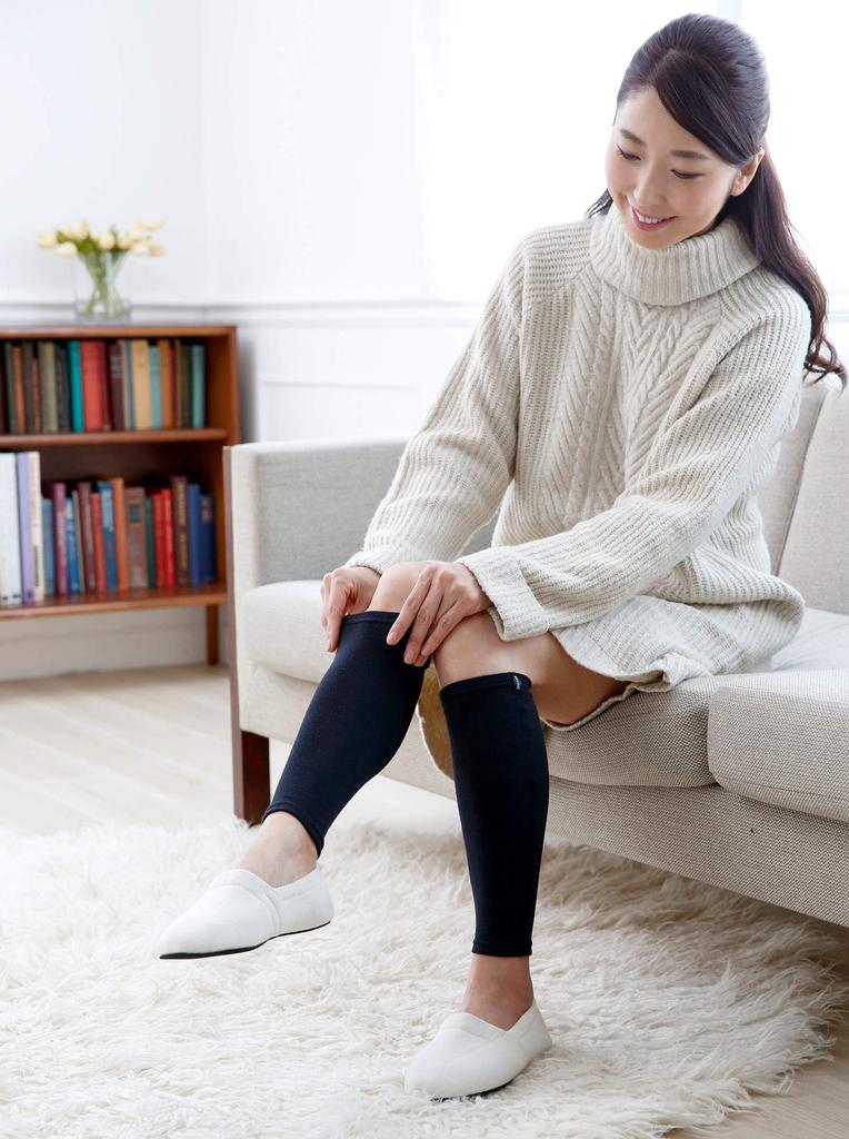 BS Fine Hot Stone Leg Warmers Pair for Both Warm but Not Relieve Cold and Fatigued BSFINE BA0110 and Made in Japan Size "Wearable Bath" (One Feet)