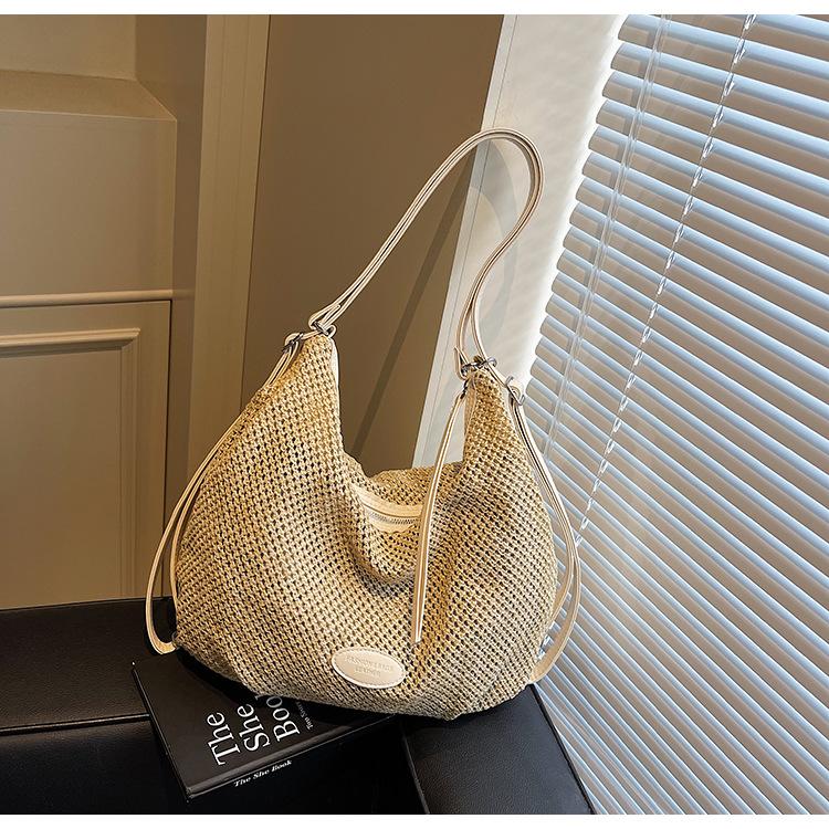 Spring and Summer New Woven Fashion Straw Bag Beach Bag Large Capacity Messenger Bag Texture Shoulder Bag