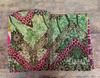 Vintage Kantha Quilt: Handgefertigte indische Patchwork-Decke, bunte blaue ethnische Decke