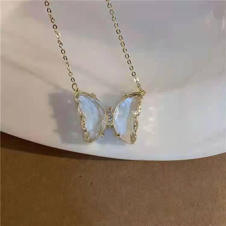 2022 Crystal Butterfly Clavicle Chain Necklace: Chic & Stylish Short Choker Pendant for Women