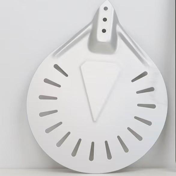 Kulatá perforovaná nerezová lopata na pizzu s dřevěnou rukojetí pro domácí pečení a přenos dortů