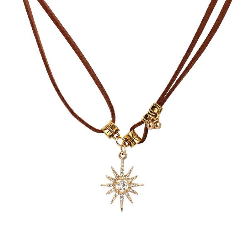 Necklace - Elegant and Luxurious Retro Lockbone Chain with Sweet and Cool Style