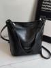Black Women's Bucket Bag Autumn Winter PU Leather Letter Shoulder Bags Trendy Large Capacity Commuting Crossbody Pack