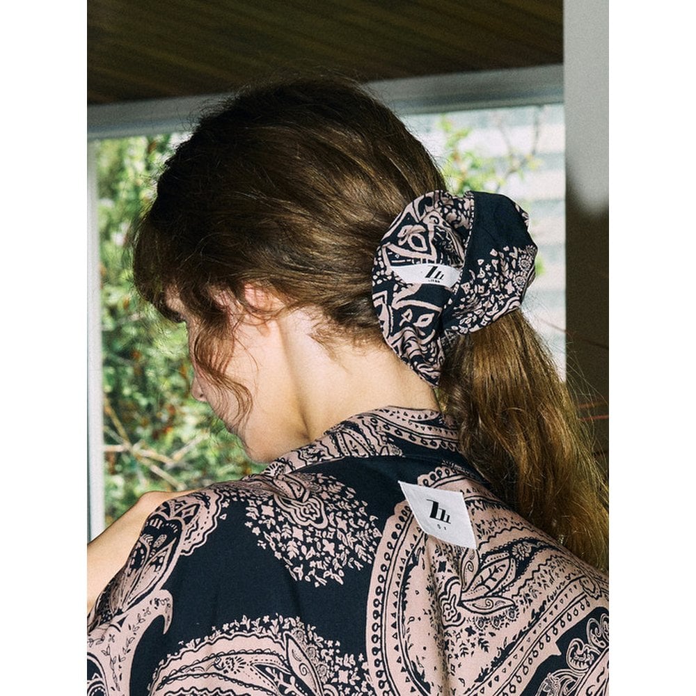 

Бордовая резинка-скранчи черная (40 кол)