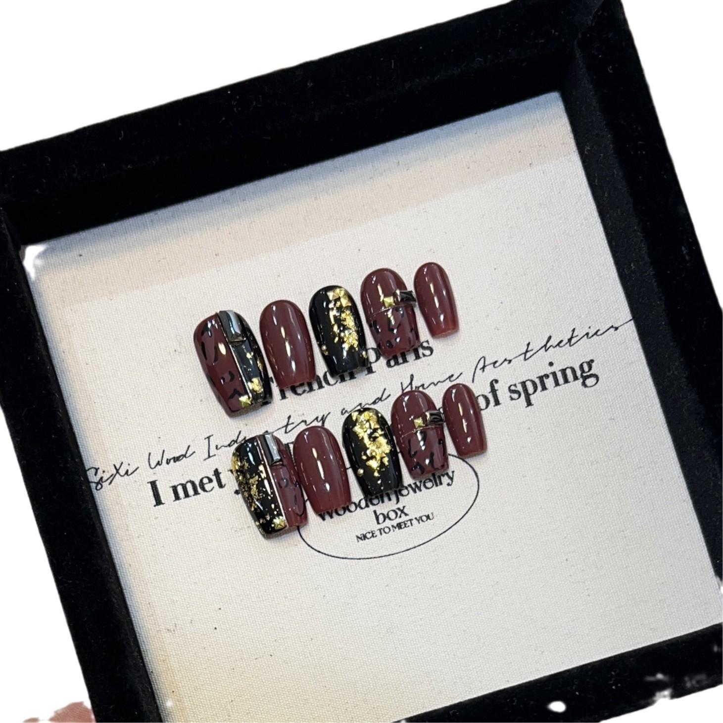 

Осень и Зима Носить Броня Японский Простой Короткий Накладной Ноготь Соус Красный Французский Леопардовый Принт Маникюр Золотая Фольга Съемная Наклейка для Ногтей Large L