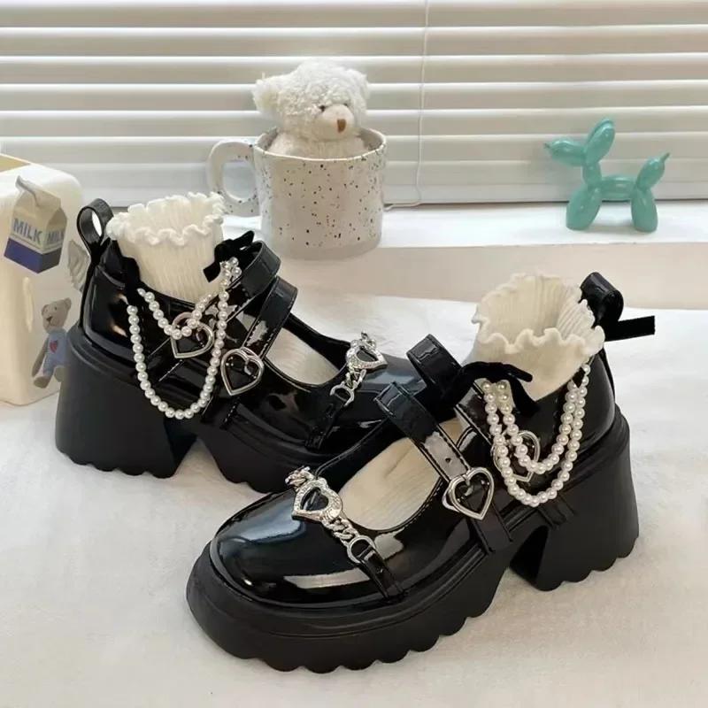 Fashion Sweet Heart-Shaped Buckle Lolita Shoes Women Patent Leather Platform Mary Janes Woman Metal Decoration Chunky Heels Pumps