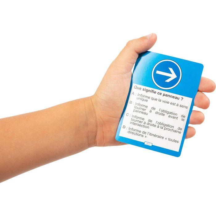 Jeu de société sauve ton permis - topi games - rouge - garçon et fille