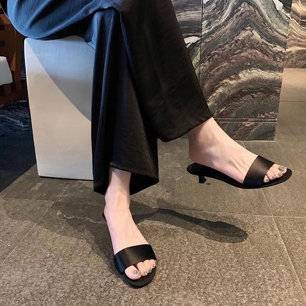 Hroznové Maminčiny Hedvábné Jednopáskové Sandály na Koťátkovém Podpatku z Kůže pro Ženy