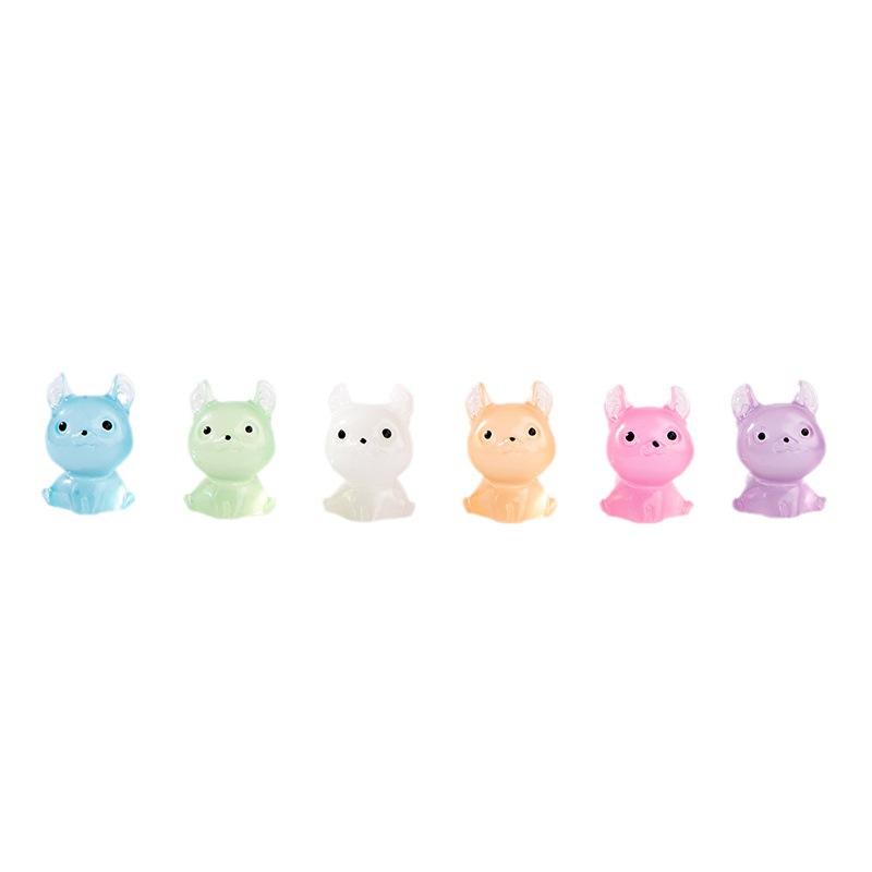 Micro Feature Cartoon Cute Glow-in-the-dark Roll Ear Cat Resin Feature Desktop Car Light Up Cat Ornament Accessories