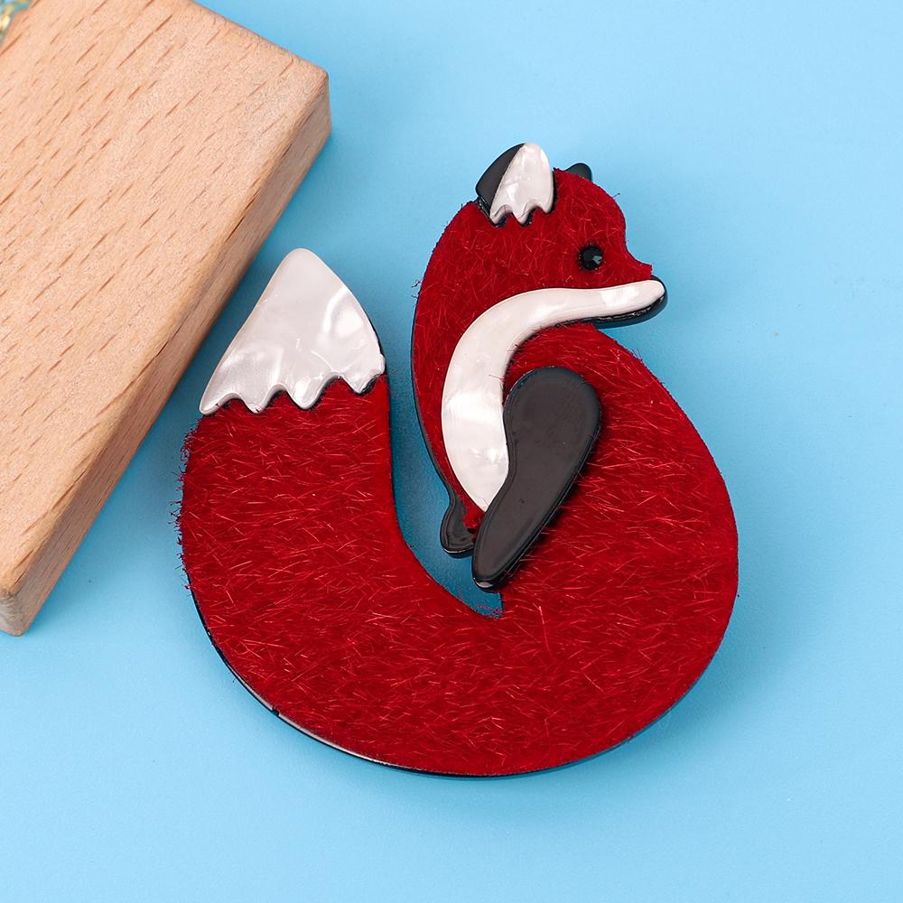 New Cartoon Acrylic Red Fox Brooch Lapel Pins for Women Cute Resin Animal Badges Brooches Trends Jewelry Clothing Accessories