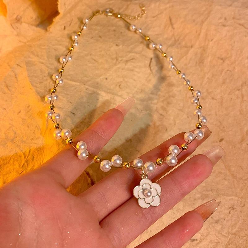 High-end Imitation Pearl Beaded Necklace Women's Versatile Niche Design Collarbone Chain Summer Accessories New Products