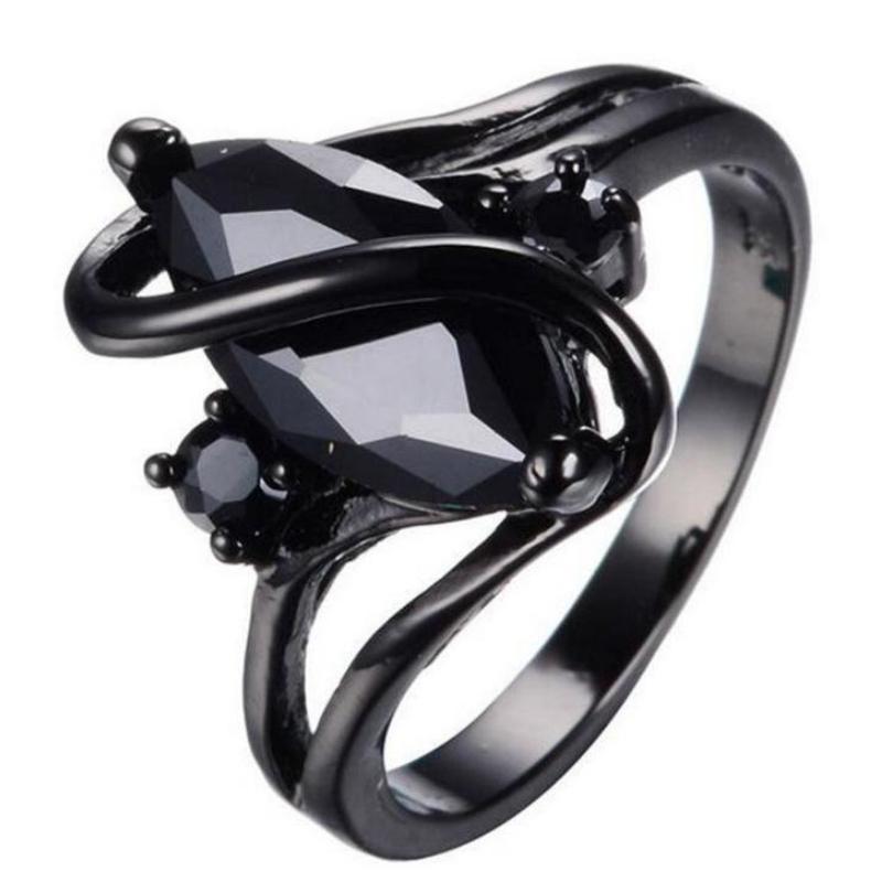 Unisex Diamond-Inlaid Ring Black Gold Horse Eye S-Shaped Ring Retro Minimalist Crystal Hand Accessories