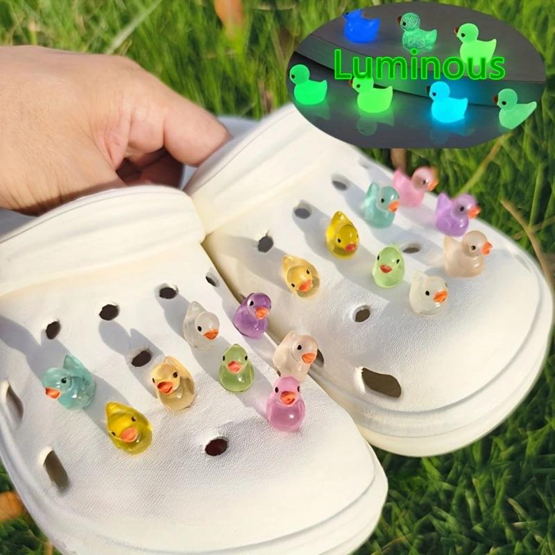 New 1Set Luminous 3D Duck Shoe Charms Set Cute Christmas Ducks Advanced Shoe Decorations DIY Detachable Buckle Shoes Accessories