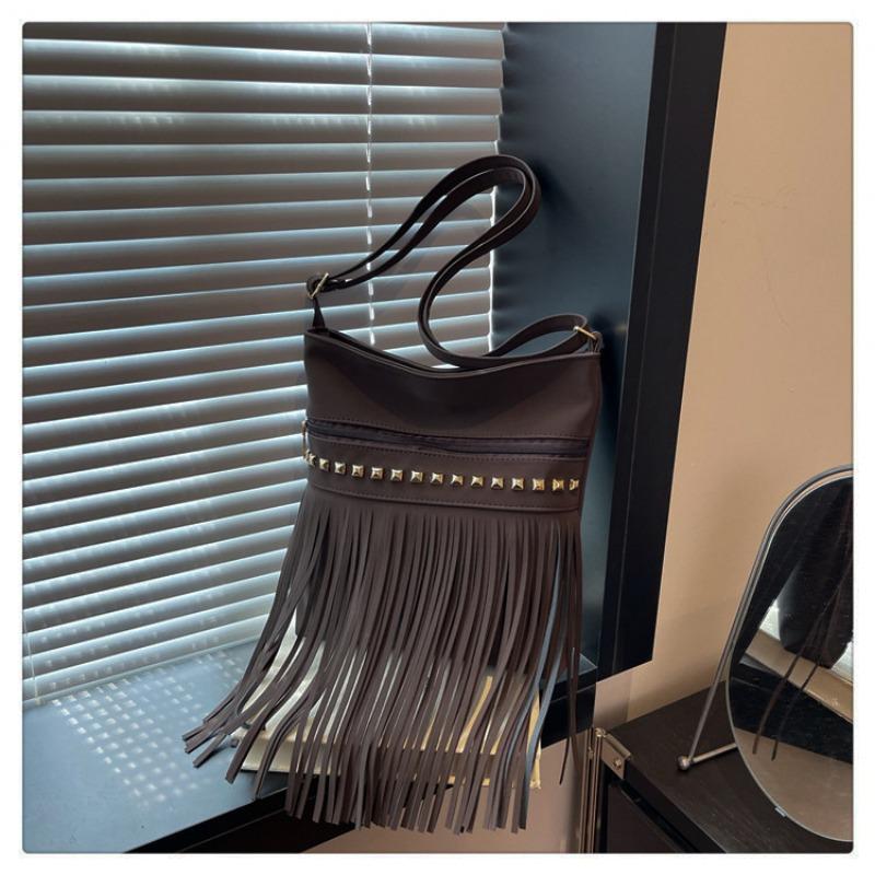 Retro Large-capacity Fringed Single-shoulder Bag, Personalized Tote Bag, Fashionable Crossbody Dumpling Bag
