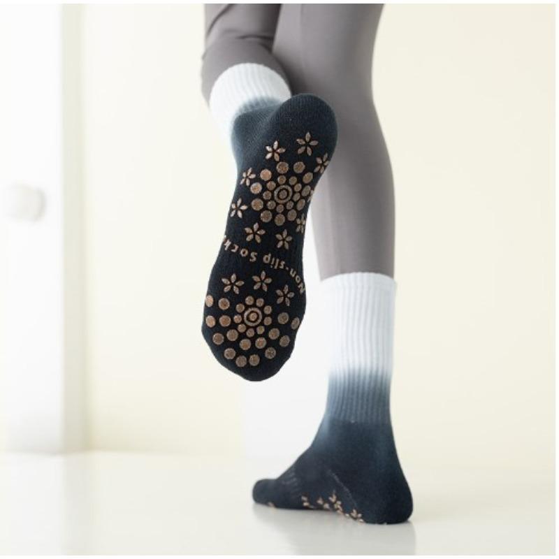 Einfarbige Yogasocken aus Baumwolle bis zur Mitte der Wade, rutschfeste Sportsocken mit Silikonunterseite, für Damen, für Indoor-Fitness, Trampolin, Tanz, Pilates