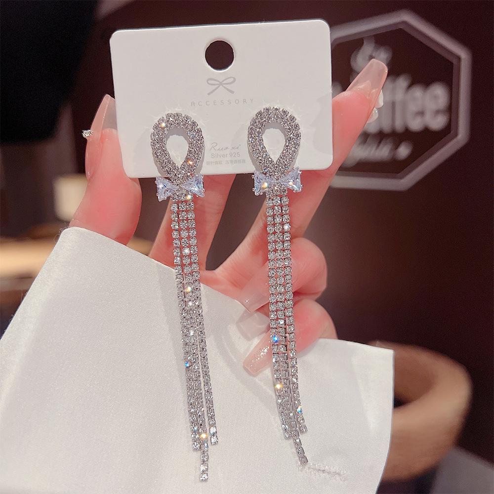 Koreanische Socialite Leichter Luxus Quastenohrringe – Herbst/Winter Silber Stecker für Damen