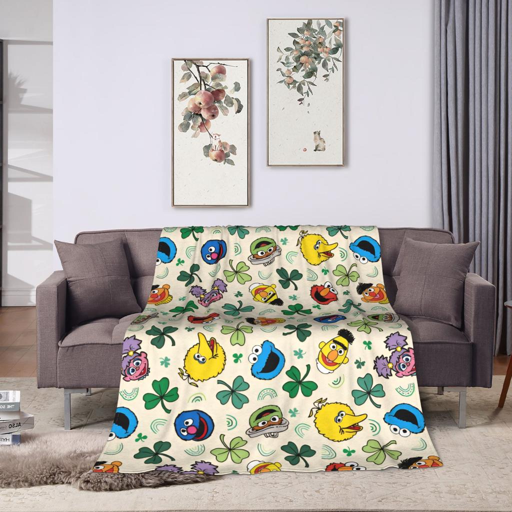 St. Patrick's Day Pattern Blanket S-Sesames Streets Picnic Flannel Throw Blanket For Home Decor Warm Soft Quality Bedspread