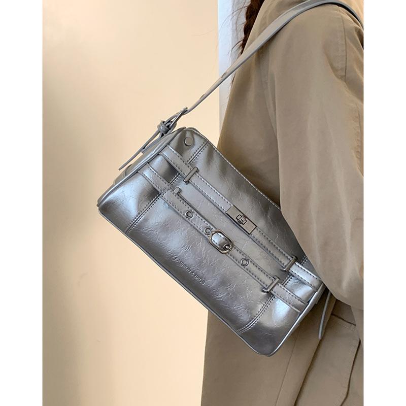 

Niche high-end sense trendy underarm bag women s 2025 new simple pillow bag versatile shoulder messenger bag серебряный