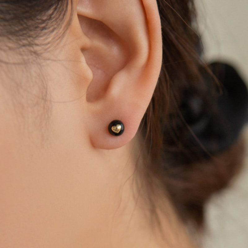 LUNNE 14k Black Onyx Heart Earrings (14k Gold) C07