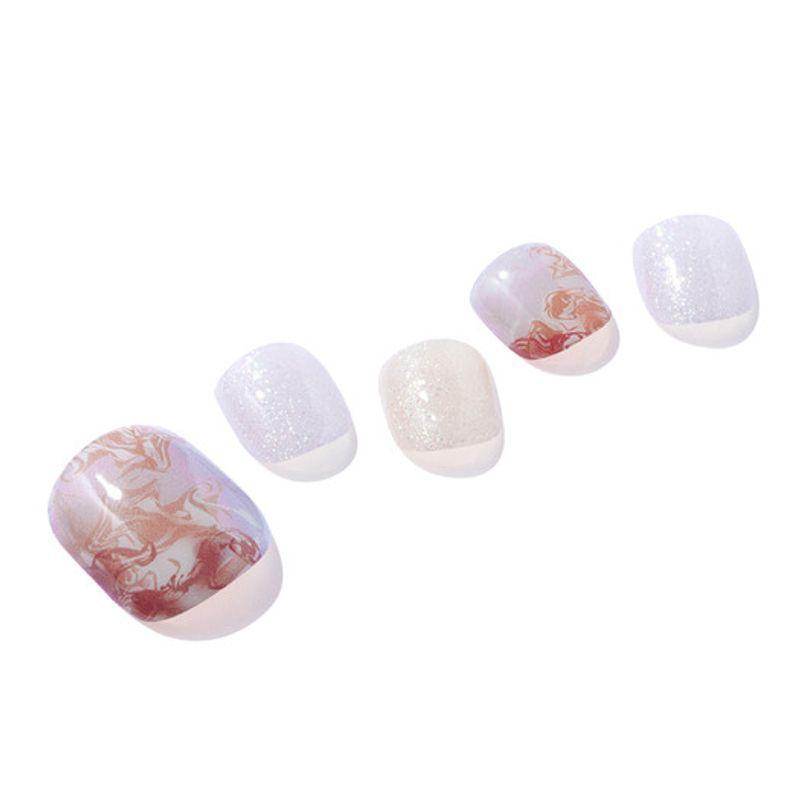 

Молочный сон гель педикюр