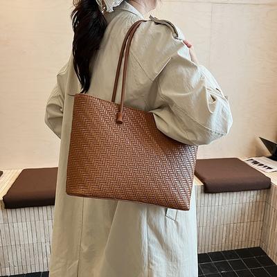 Bolsa de ombro tote feminina de outono com tranças sob o braço, senso de alta qualidade, versátil, grande capacidade, para o dia a dia