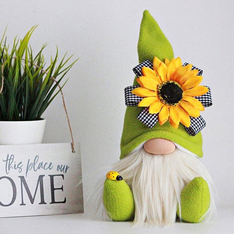 

Adorable Faceless Dwarf Plush Doll - Perfect for Scandinavian Home Decor! зелёный