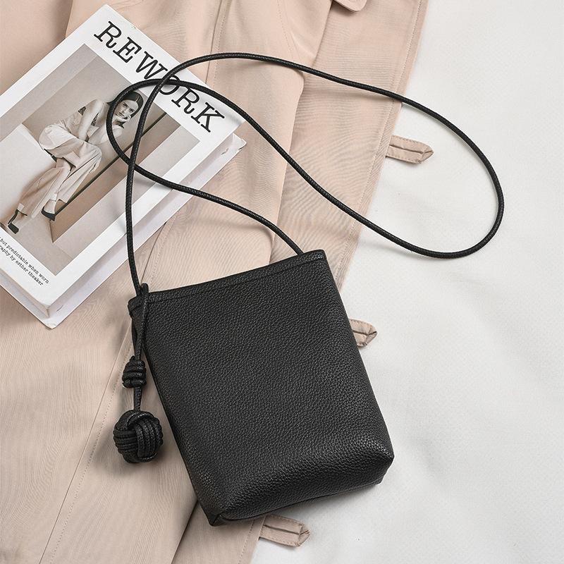 Mobile phone bag with niche texture mini small bag for women new simple casual Korean fashion versatile crossbody bag