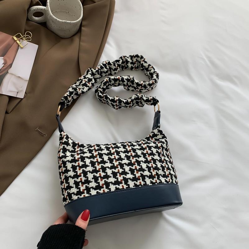 Chic Street Style One Shoulder Bag For Women Unique Design Medium Bucket Bag чёрный