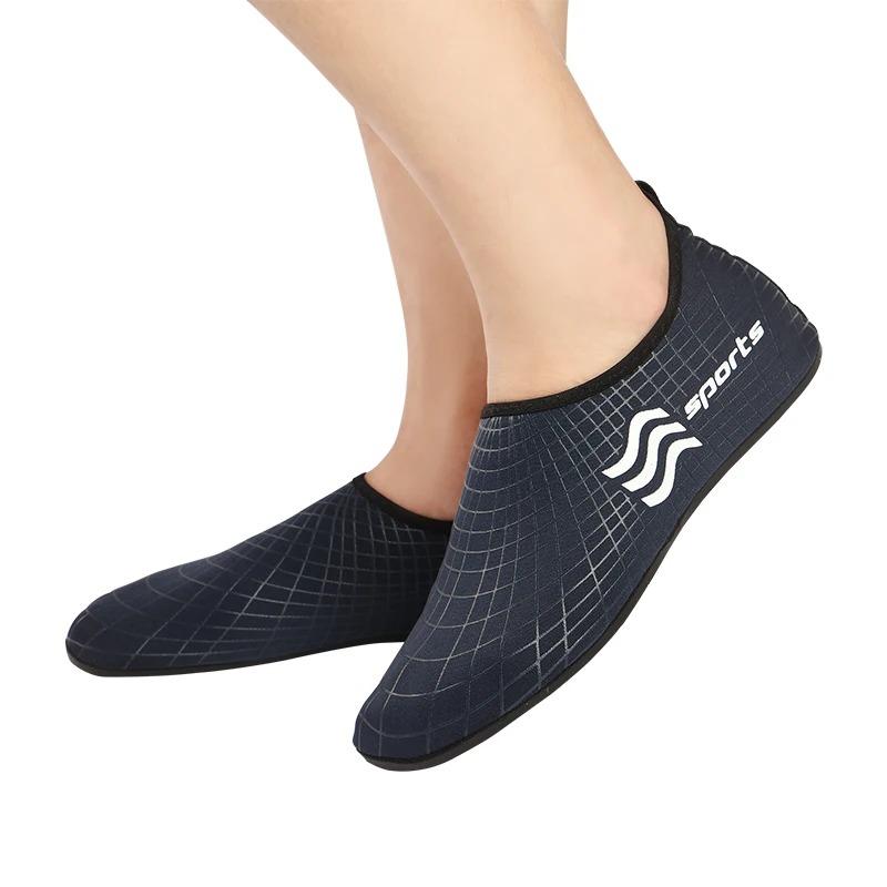 Chaussures d'eau plates confortables pour hommes et femmes, séchage rapide, pantoufles de plage pour hommes, chaussures pour la natation, chaussures de plage pour la plongée