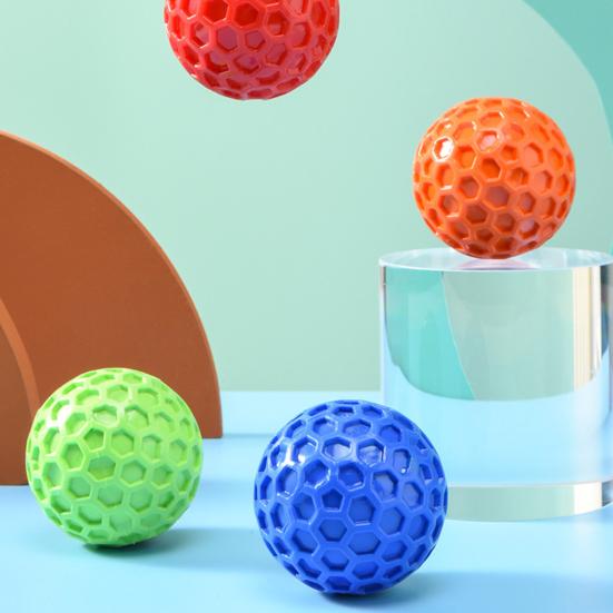 Unzerstörbarer Hundegummiball Interaktives Kauspielzeug für aggressive Kauer Quietschender Waben-Apportierball für Welpenzahnreinigung Langeweilevertreibung