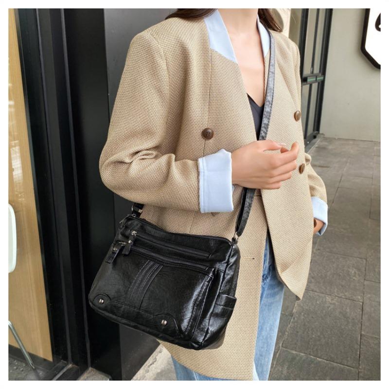 Versatile Large Capacity Single Shoulder Crossbody Bag