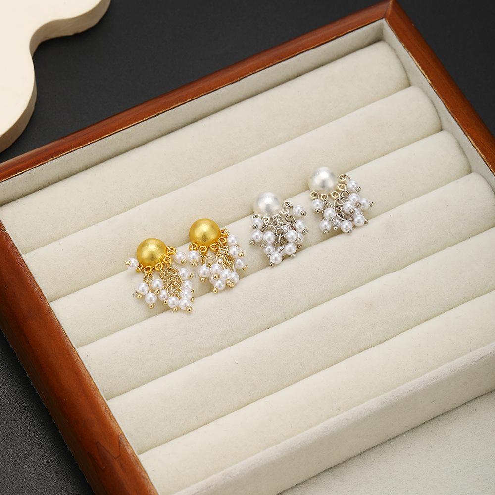 French Retro Flower Fringed Pearl Earrings Women'S Light Luxury High-End Stud Earrings Personalized Fashion Earrings