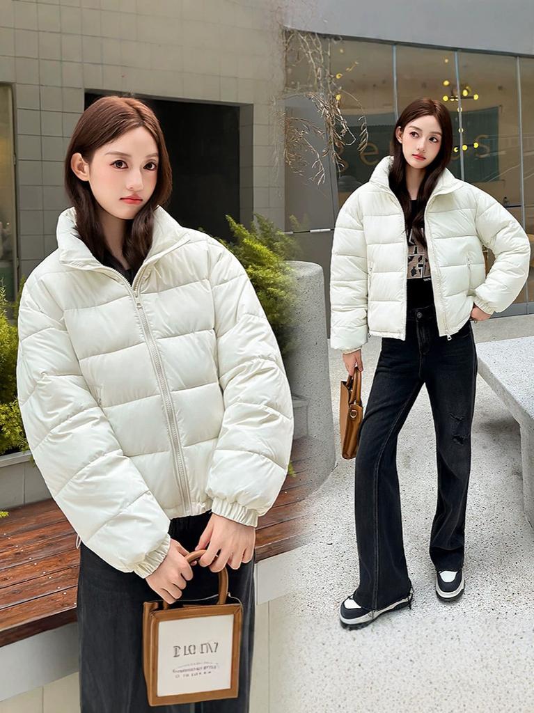 Women's thickened short bread cotton clothes, stand-up collar zipper jacket, and one piece is available in the supermarket.
