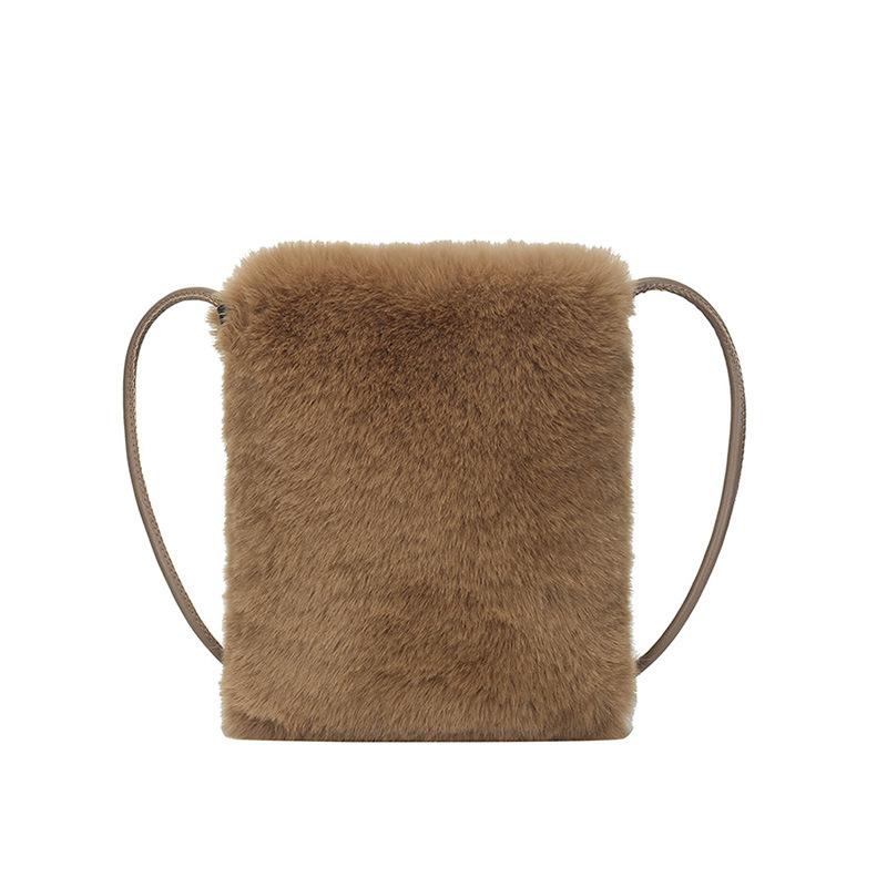 

Autumn and winter fashion trend bag women s new plush small square bag high-end versatile casual shoulder bag светло-коричневого