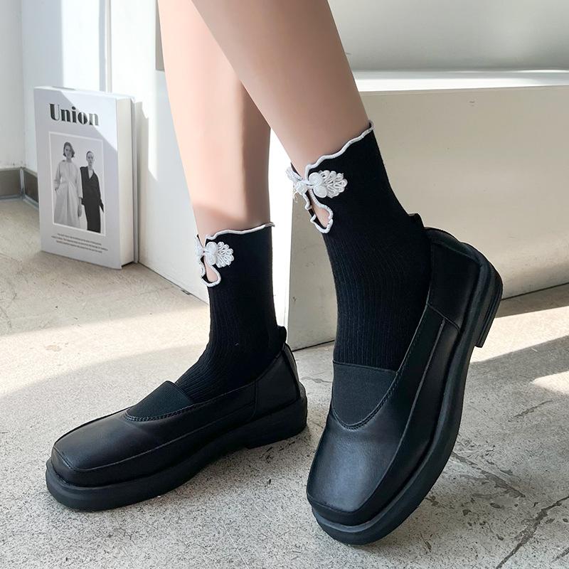 Chinese-style Cheongsam-style Lady's Socks with Retro Wooden Ear Embellishments, Mid-calf Length Socks, Trendy Plain-colored Women's Socks.