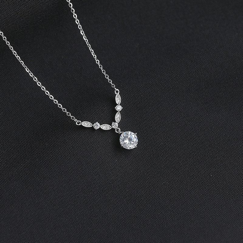 Elegant Zircon Necklace For Women Single Diamond Pendant Choker Minimalist Luxury Fashion Necklace