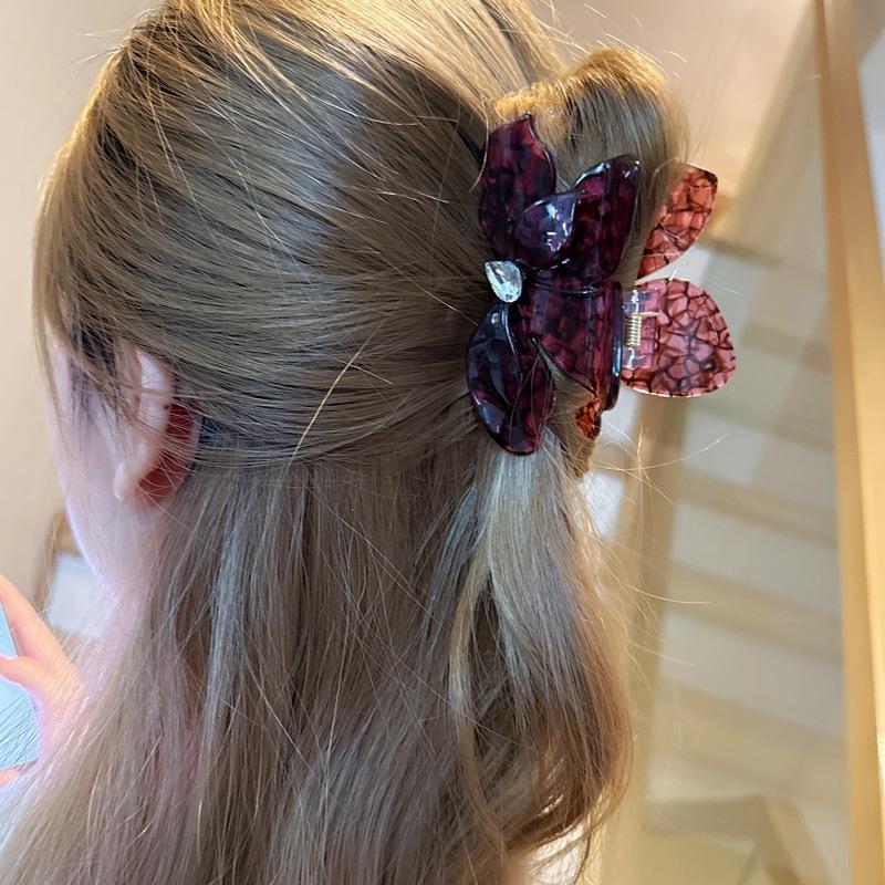 Trendy Star-Style Triangle Bougainvillea 3D Acetate Claw Clip with Exquisite Diamond-Encrusted Elegance for Women, High Quality