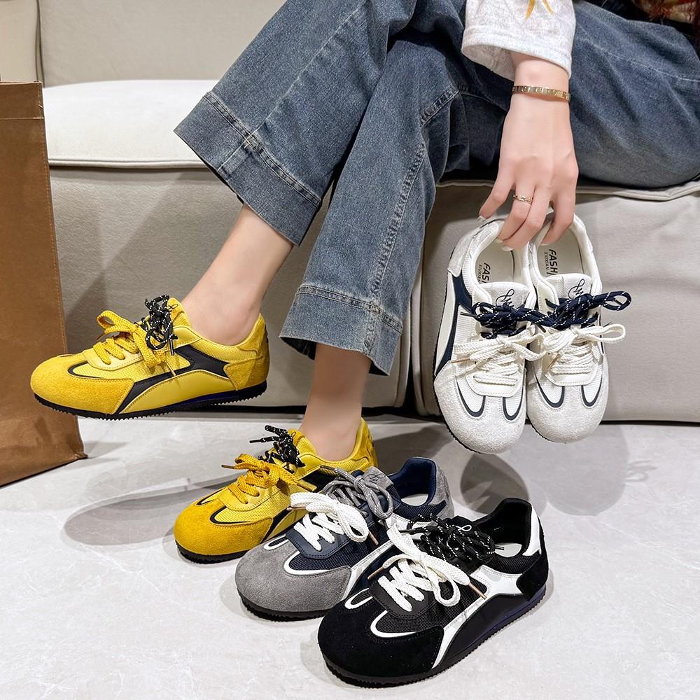 Internet celebrity explosion 2025 new casual versatile moral training shoes women's summer flat bottom light sports board shoes black white shoes